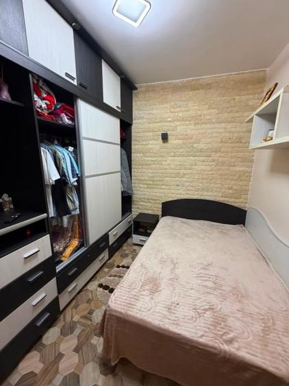 Casă individuală cu 4 camere cu Canalizare în Vest