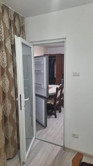 Apartament cu 2 camere nedecomandat în Horia