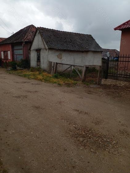 Casă cu 2 camere cu Teren 1600 Mp în Tăut