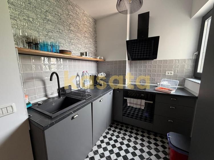 Apartament cu 4 camere decomandat, mobilat în Calea Victoriei