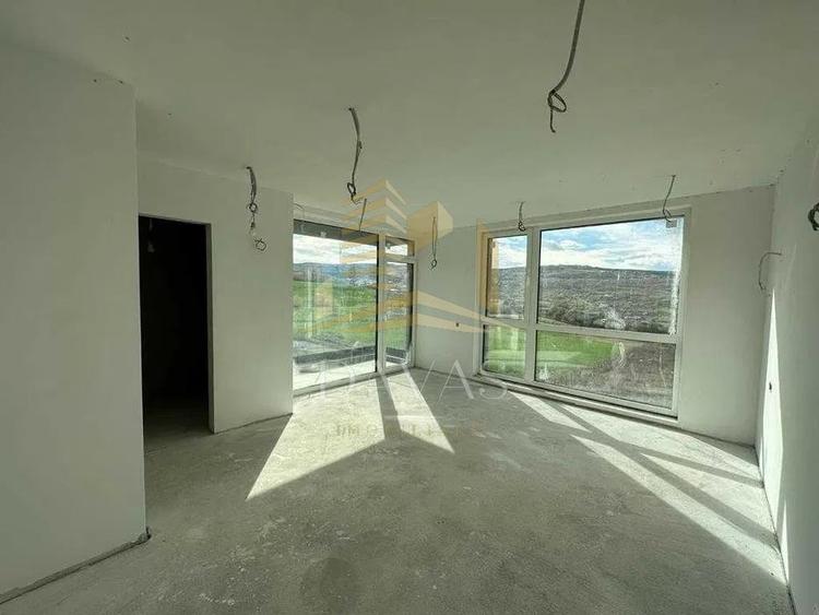 Casă individuală cu 5 camere cu Teren 280 Mp în Borhanci