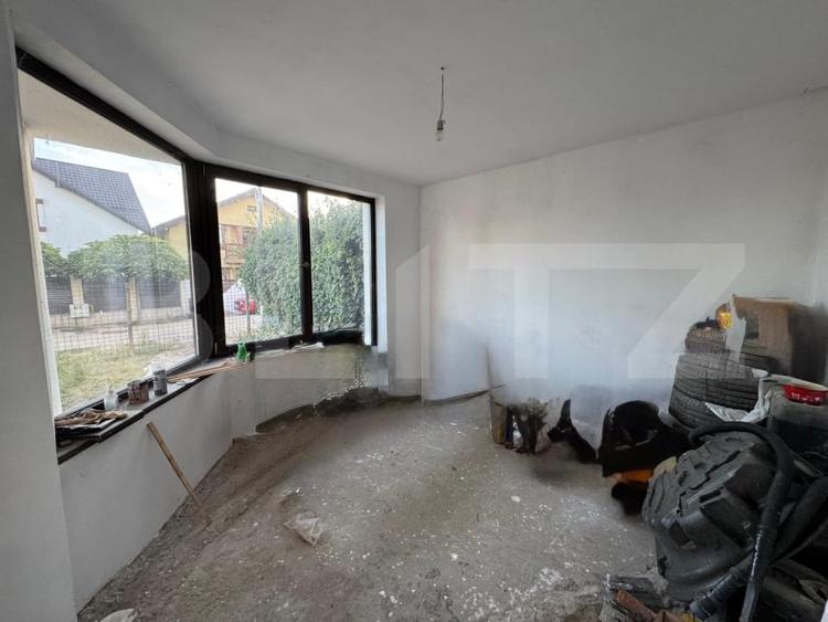 Casă individuală cu 5 camere cu Canalizare în Sud-Est