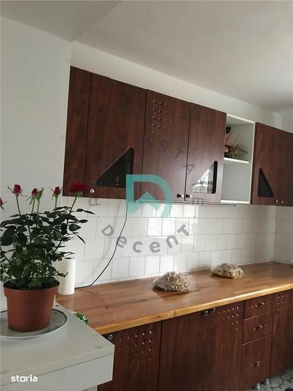 Casă cu 5 camere cu Teren 500 Mp în Stupini