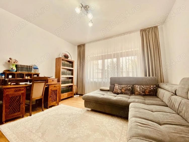 Casă cu 6 camere cu Teren 650 Mp în Central