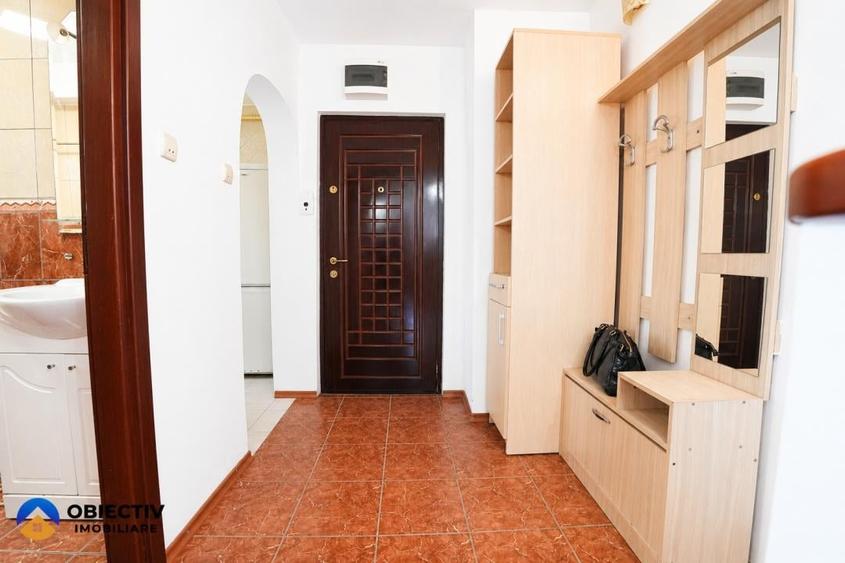 Apartament cu 2 camere semidecomandat, mobilat în Central