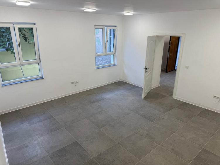 Spațiu comercial, de 50 mp, în Central