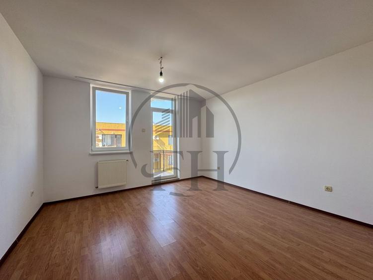 Apartament cu 3 camere decomandat în Sud