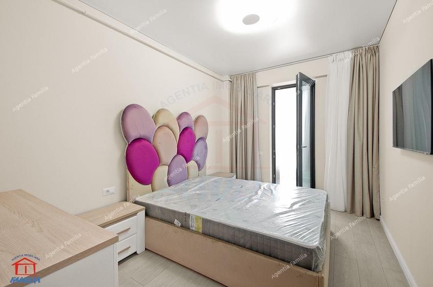 Apartament cu 3 camere decomandat, mobilat în