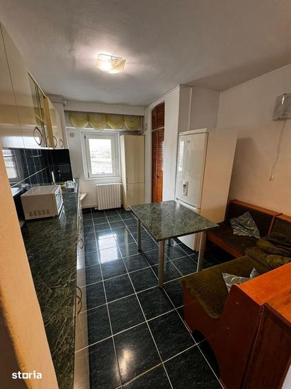 Apartament cu 3 camere decomandat, mobilat în City Park Mall
