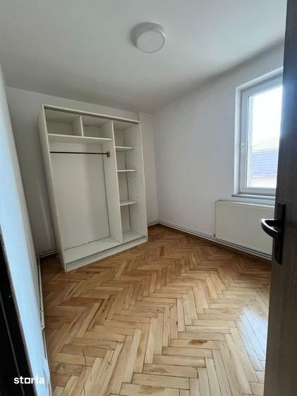 Apartament cu 4 camere decomandat în Central