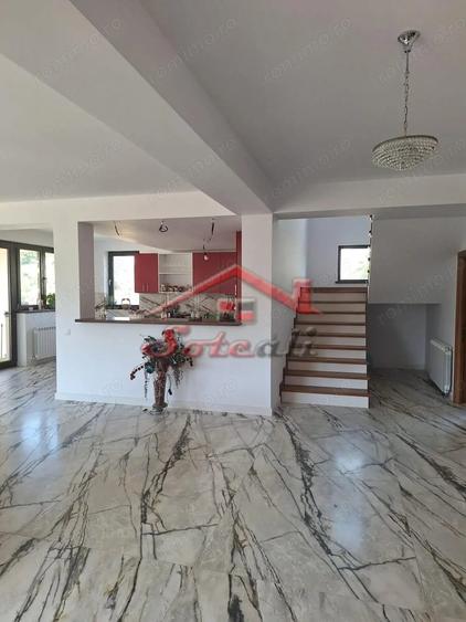Casă cu Teren 783 Mp în Cornu