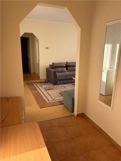 Apartament cu 2 camere decomandat în 14 Mai
