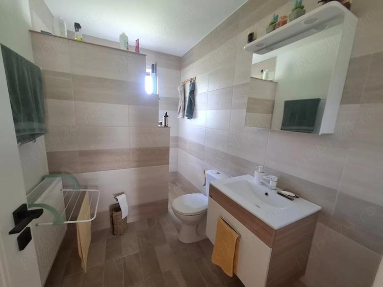 Casă cu Teren 1200 Mp în Chechiș