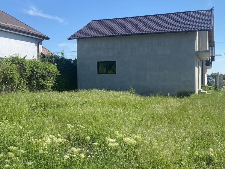 Casă cu 4 camere în Lazuri