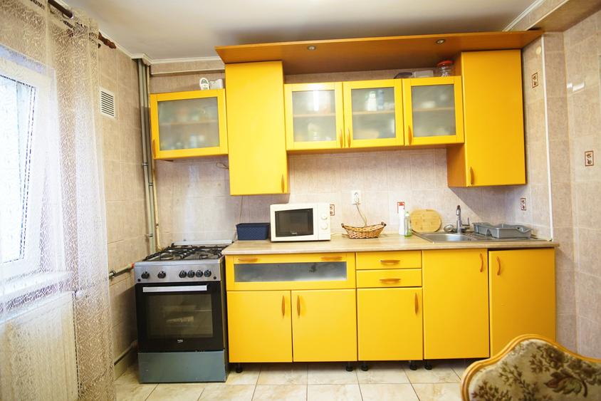 Apartament cu 3 camere decomandat în Sebastian