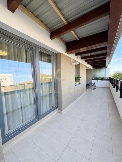 Apartament cu 2 camere decomandat în Tractorul