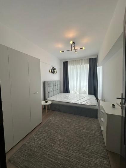 Apartament cu 4 camere decomandat, mobilat în Dacia