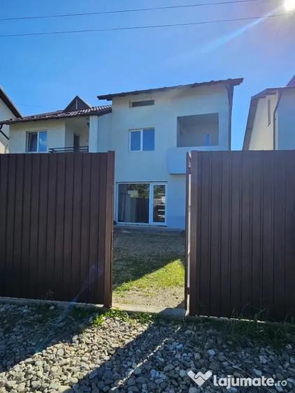 Casă cu 3 camere cu Teren 154 Mp în Central