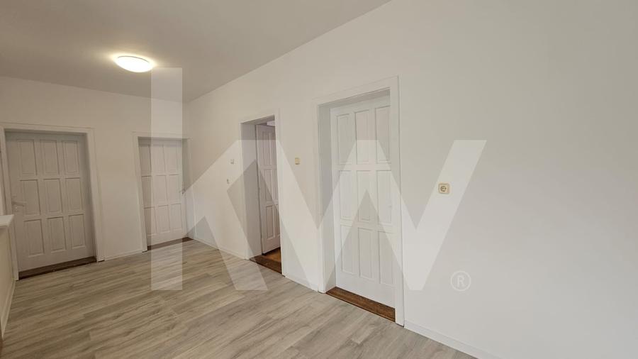 Apartament cu 4 camere decomandat, mobilat în Ștrand