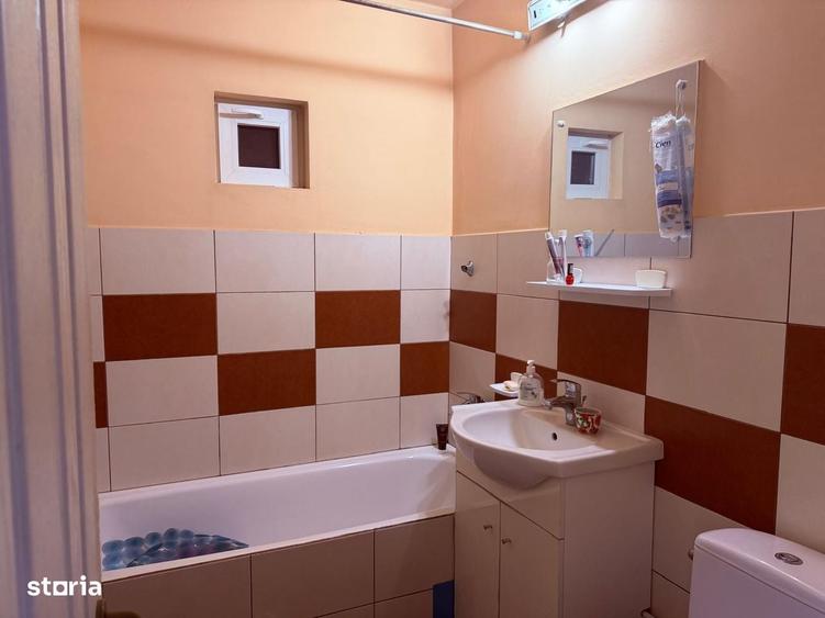 Apartament cu 3 camere decomandat în Burdujeni