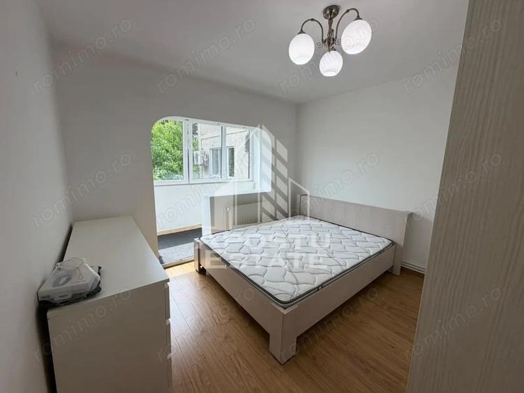 Apartament cu 3 camere decomandat în Lipovei