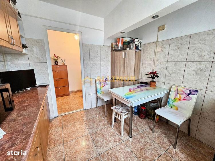 Apartament cu 2 camere semidecomandat, mobilat în Andrei Mureșanu