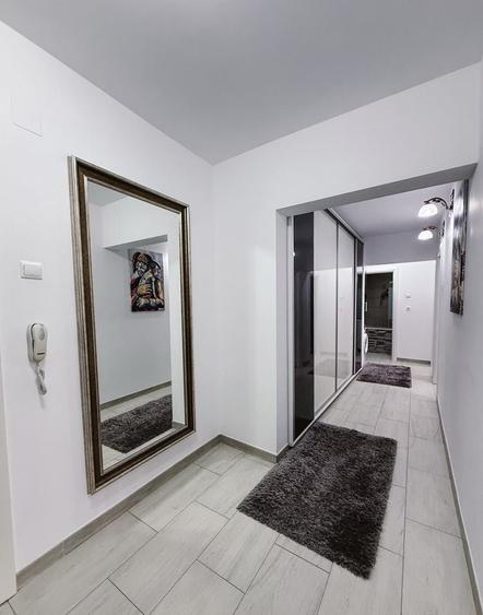 Apartament cu 3 camere decomandat, mobilat în Gorjului