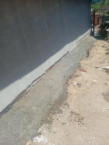 Casă cu Teren 40 Mp în Central