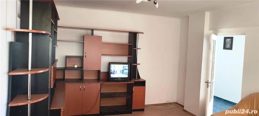 Apartament cu 3 camere decomandat în Crihala