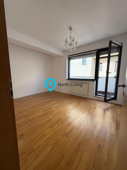 Apartament cu 4 camere decomandat în Nordului