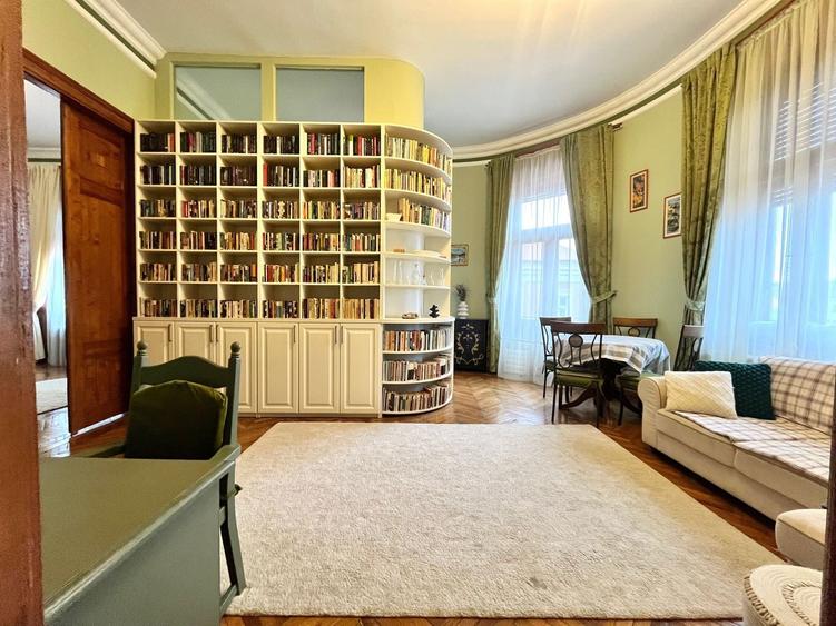 Apartament cu 3 camere semidecomandat, mobilat în Ultracentral
