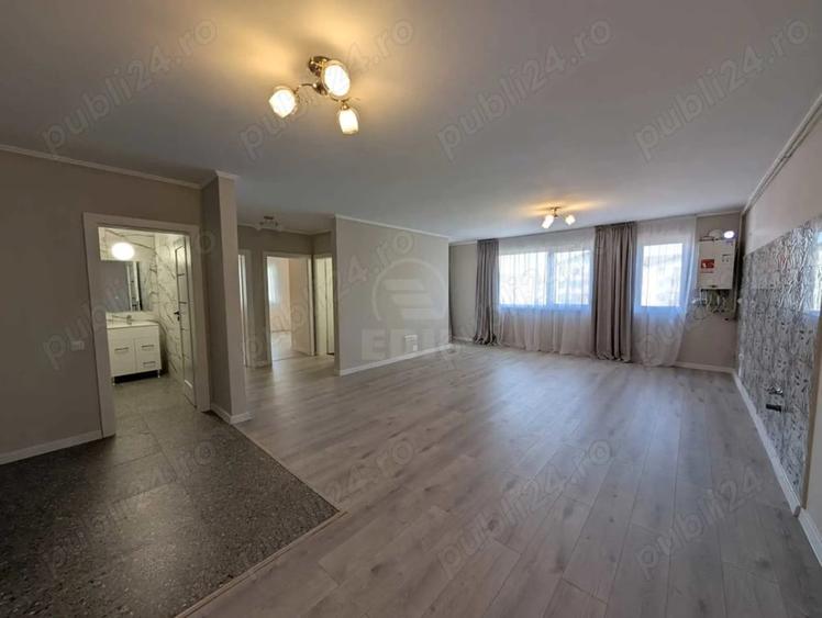Apartament cu 3 camere semidecomandat în Nord