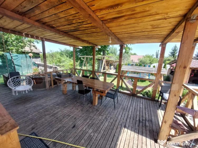 Casă cu 7 camere cu Teren 900 Mp în Săcele