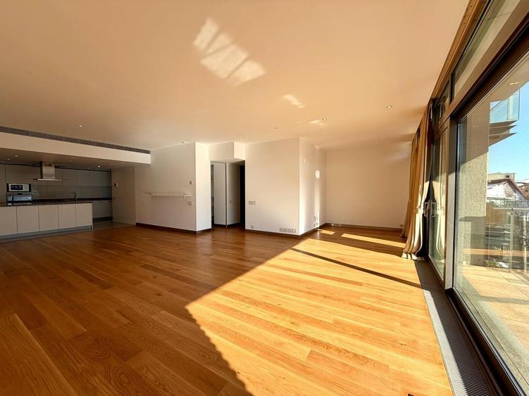 Apartament cu 4 camere decomandat în Kiseleff