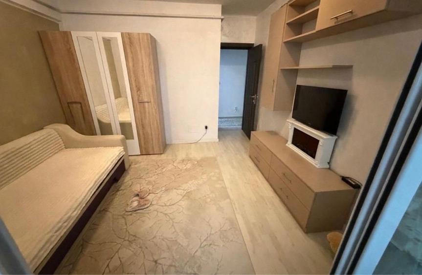Apartament cu 2 camere semidecomandat în Iași