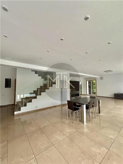 Duplex cu 6 camere cu Piscina în Pipera