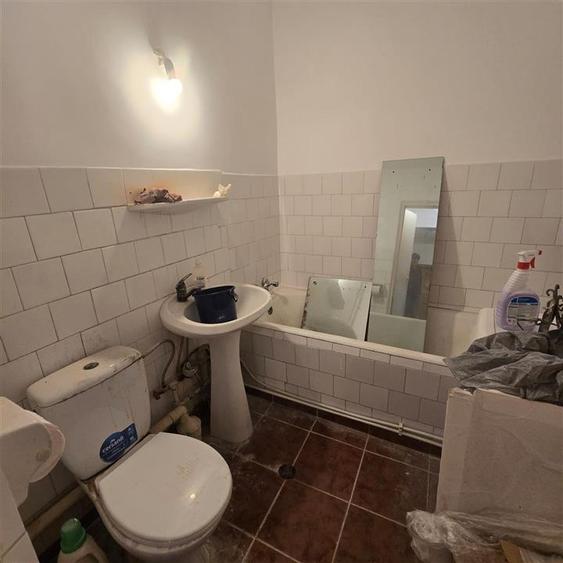 Apartament cu 2 camere decomandat în Galata