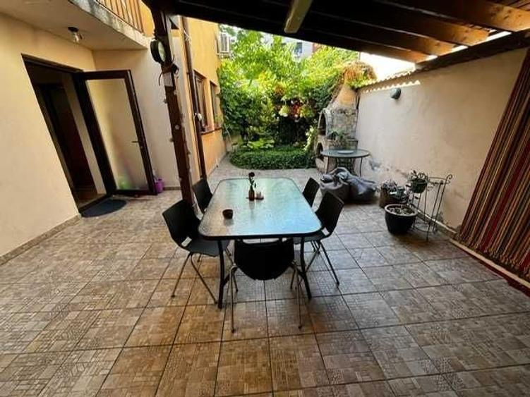 Casă cu 4 camere decomandat în Brâncoveanu