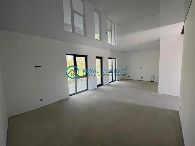Casă individuală cu 4 camere cu Garaj în Bucov