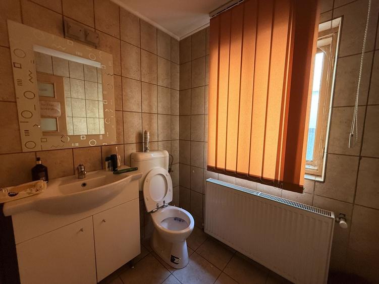 Casă individuală cu 31 camere cu Canalizare în Calea Călărașilor