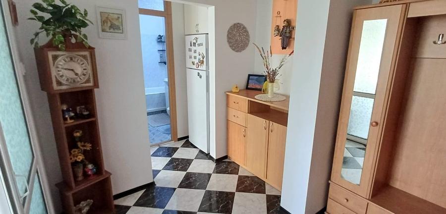 Apartament cu 2 camere decomandat, mobilat în Central