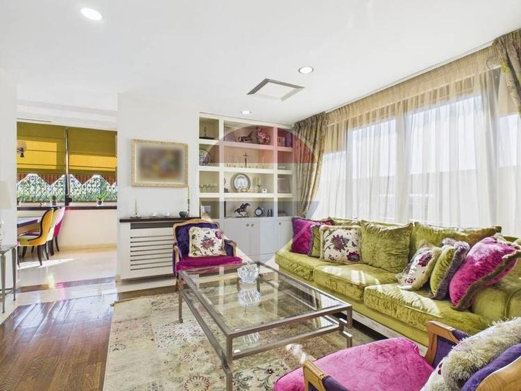 Penthouse cu 7 camere, mobilat în Periferie