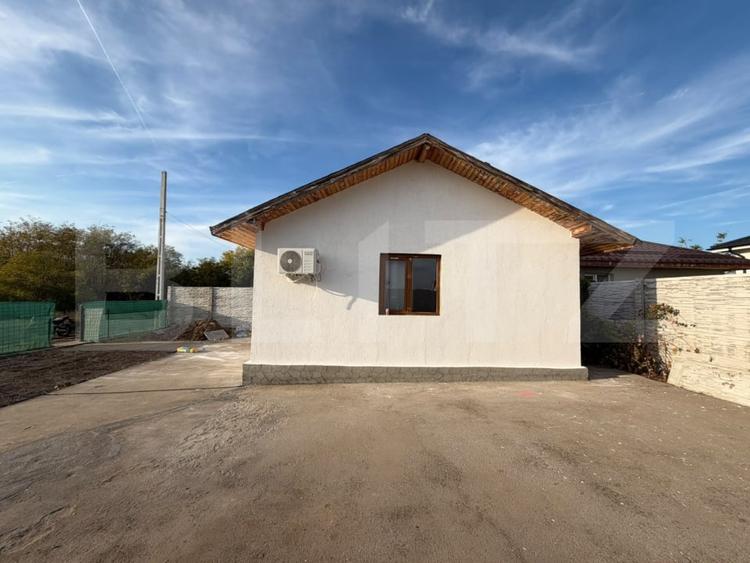 Casă individuală cu 2 camere cu Teren 290 Mp în Malu Mare