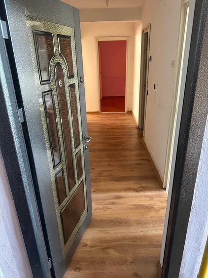 Apartament cu 2 camere decomandat în Confecții