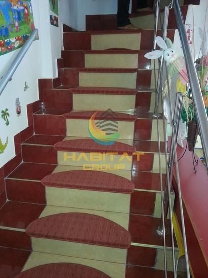 Casă individuală cu 5 camere cu Canalizare în Tineretului