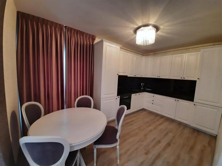 Apartament cu 3 camere decomandat în Calea Dumbrăvii
