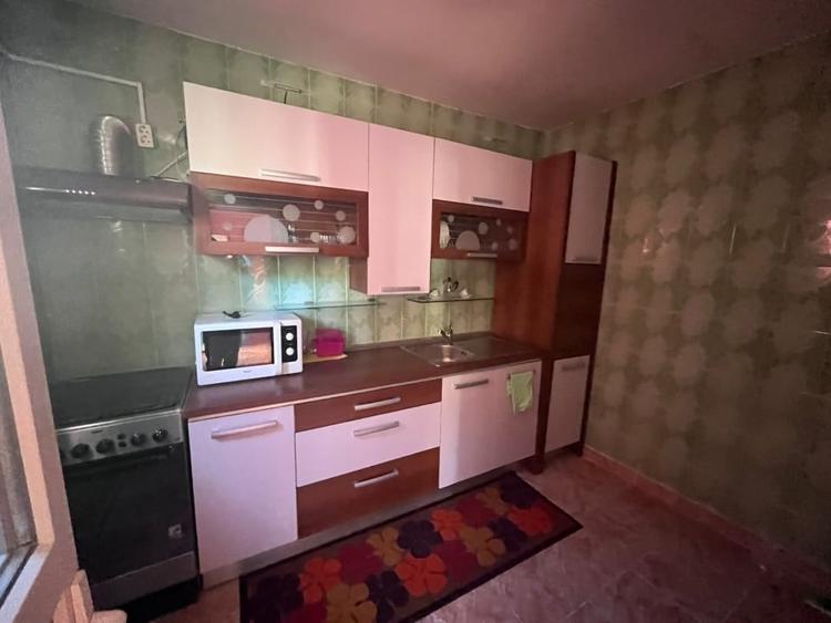Casă individuală cu 3 camere cu Canalizare în Breasta