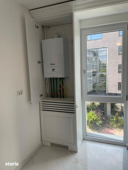 Apartament cu 4 camere decomandat, mobilat în Băneasa