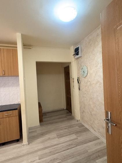 Apartament cu 2 camere semidecomandat în Dâmbovița