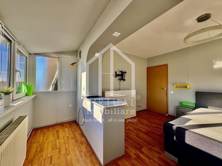 Apartament cu 3 camere semidecomandat, mobilat în Central